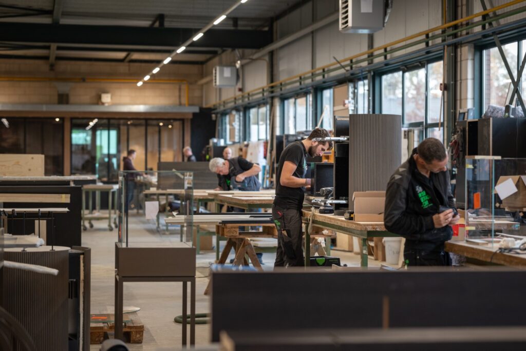 WSB-Team und Werkstatt
