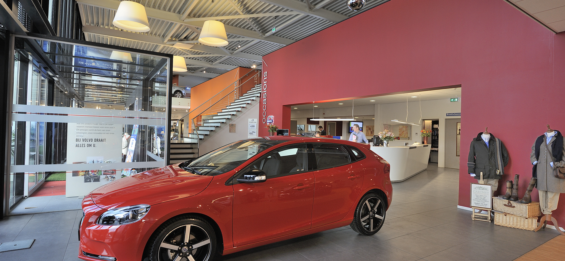 Entwurf Einrichtung Schauraum Volvo Broekhuis Autogruppe - 