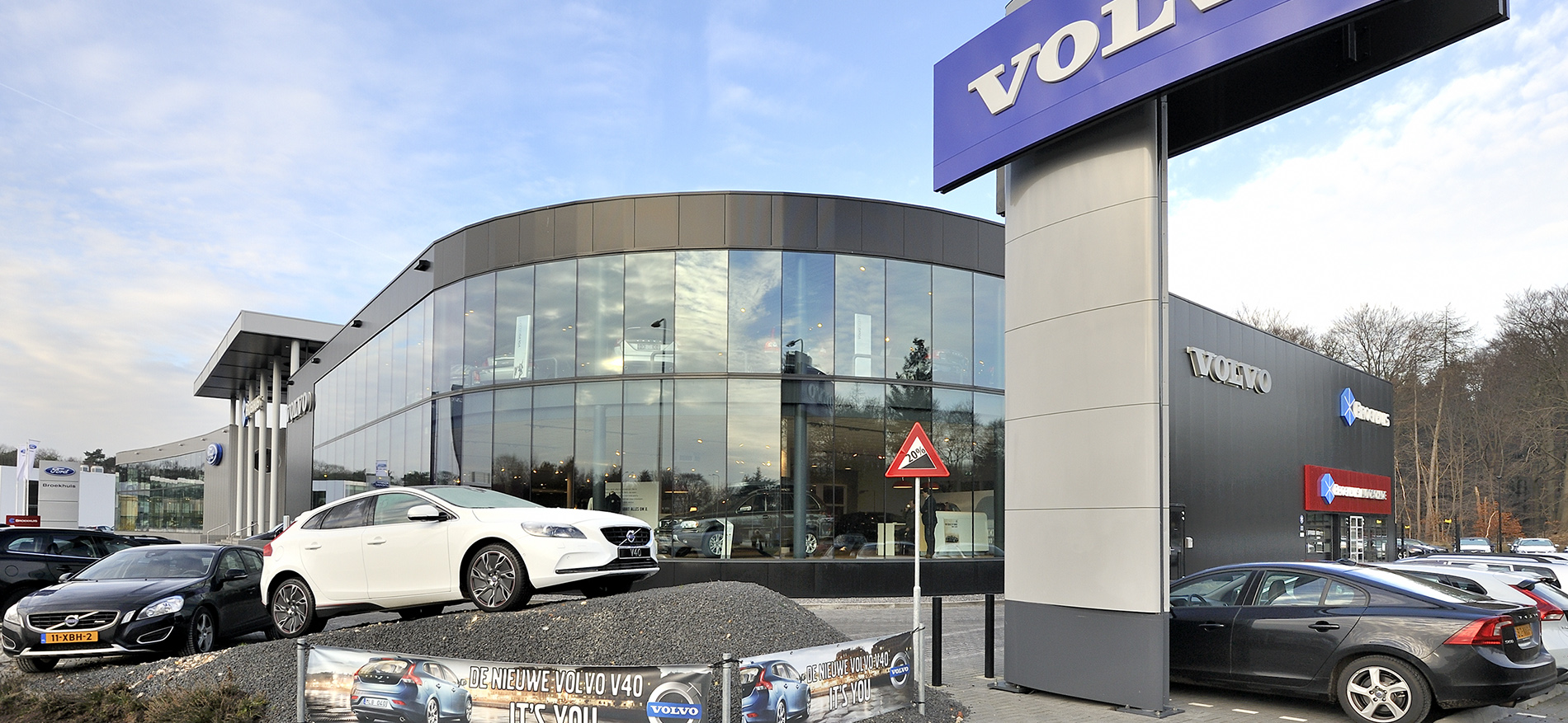 Entwurf Einrichtung Schauraum Volvo Broekhuis Autogruppe - 
