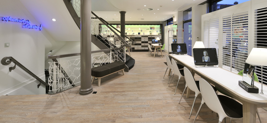 Van der Leeuw Optik | Delft (NL): Entwurf und Ladeneinrichtung Optik mit Erfolg: - 