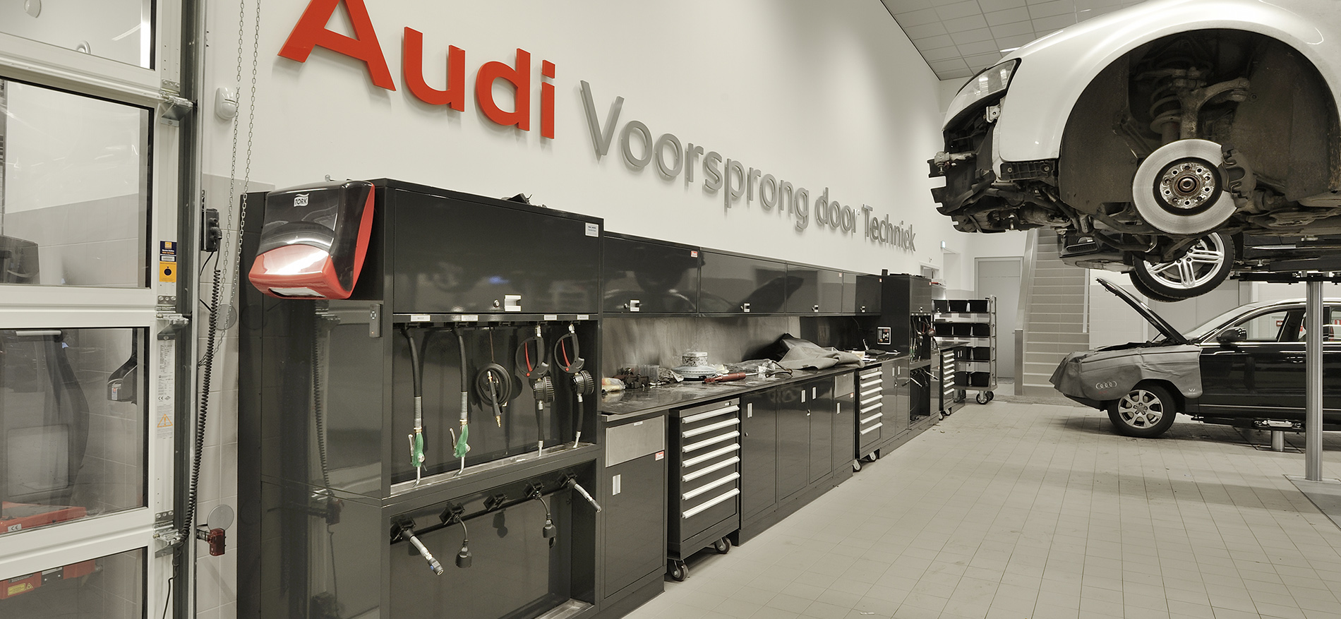 Audi Schauraum: Einrichtung - 
