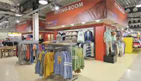 Intersport Megastore Roermond (NL): Ladenbau Sport - Sport