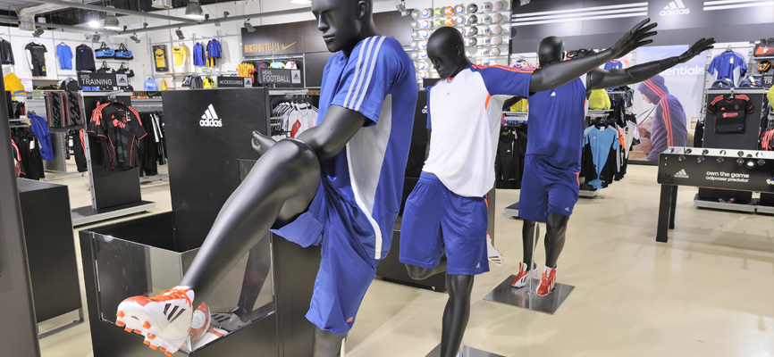 Intersport Megastore Roermond (NL): Ladenbau Sport - Sport