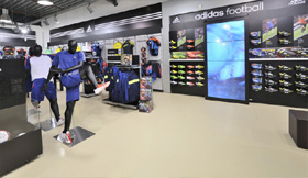 Intersport Megastore Roermond (NL): Ladenbau Sport - Sport