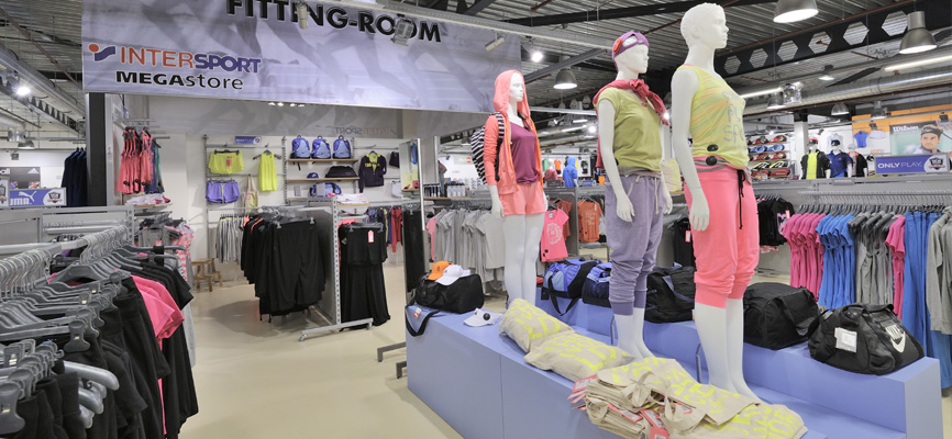 Intersport Megastore Roermond (NL): Ladenbau Sport - Sport