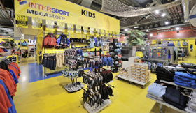 Intersport Megastore Roermond (NL): Ladenbau Sport - Sport