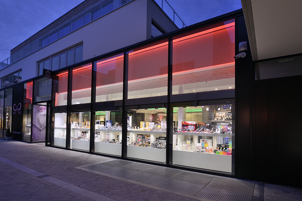 Frank Hellinx – Bilzen (BE) – Ladenbau Schmuck