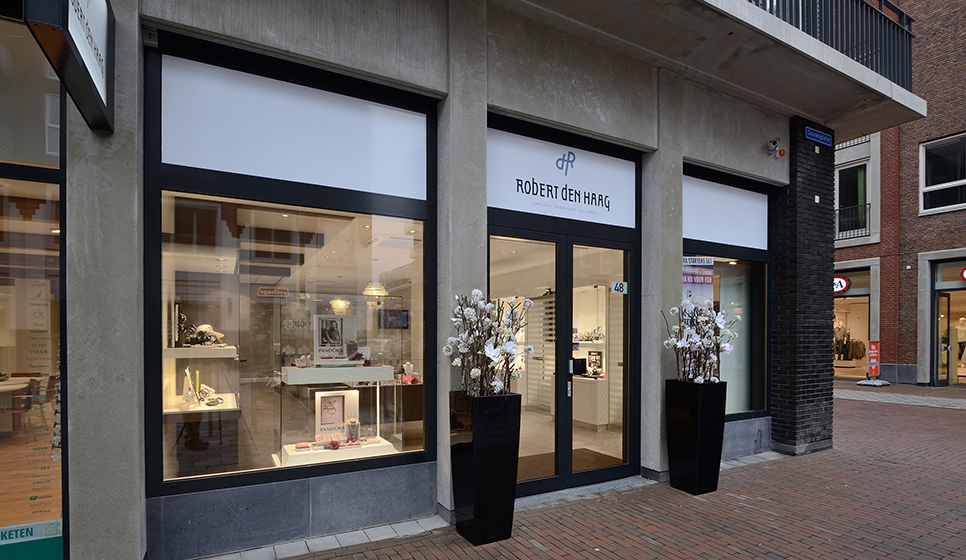 Sichere Ladenbau fur Juwelier Robert den Haag - 