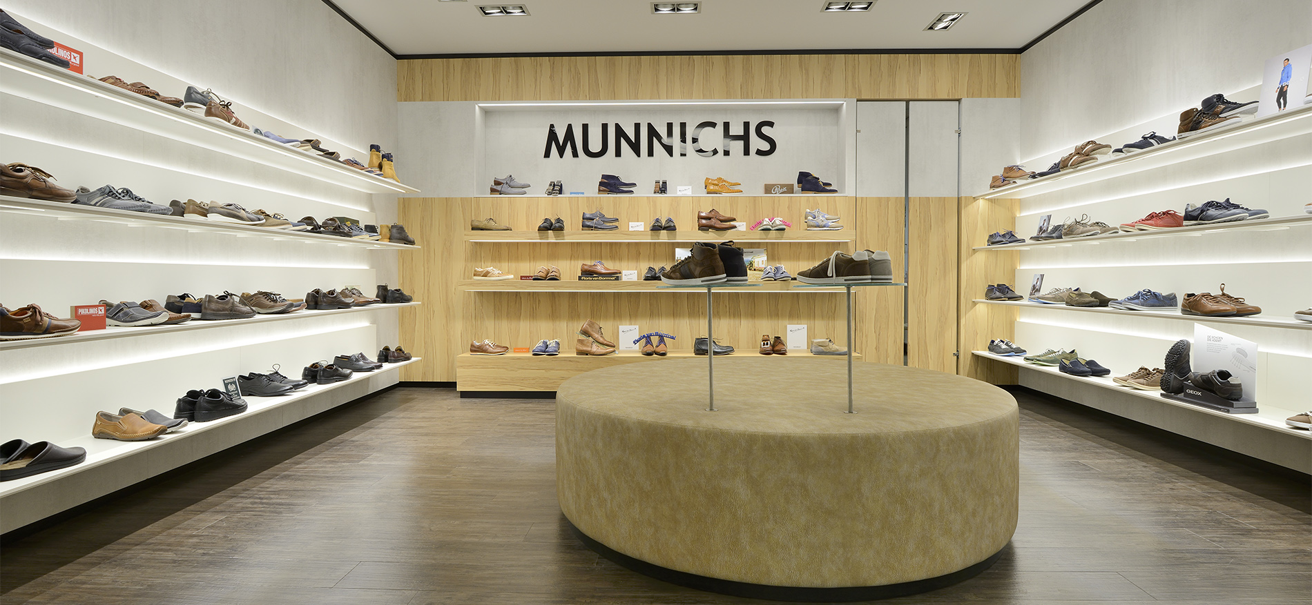 Ladenbau Fashion: Munnichs Schuh Konzept Weert - 