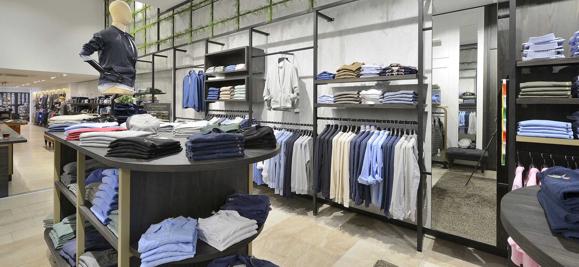 Gründliches Restyling von MarcEdwards Menswear in Haarlem - Mode