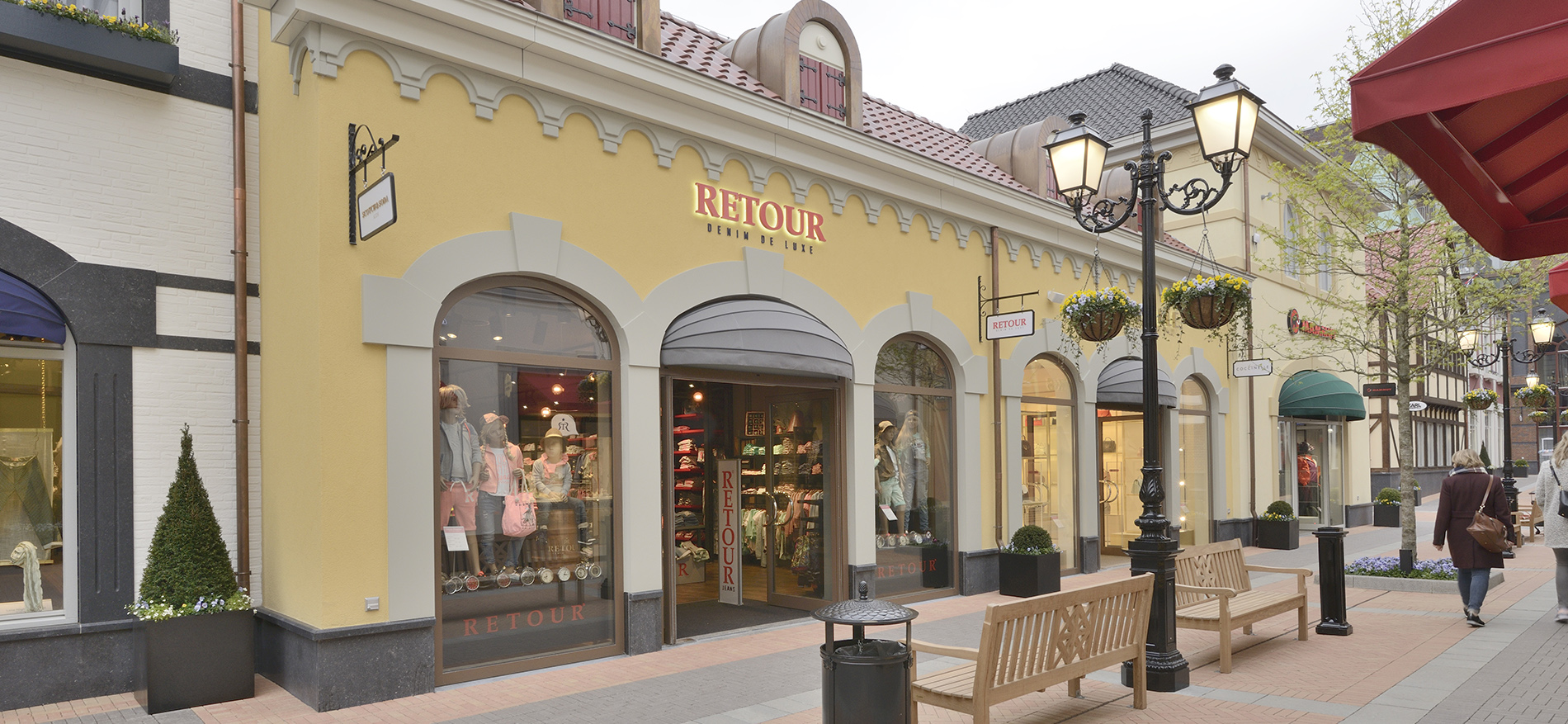 Outlet concept store Retour Jeans, Roermond - Fashion