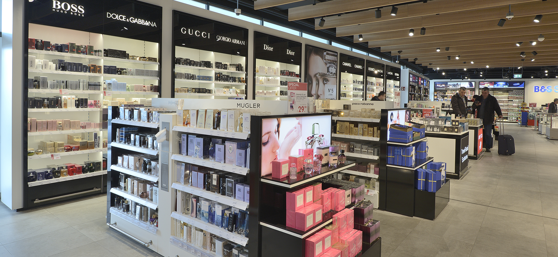 Shop&Fly | Bremen (DE) – Ladeneinrichtung Flughafen - Retail design