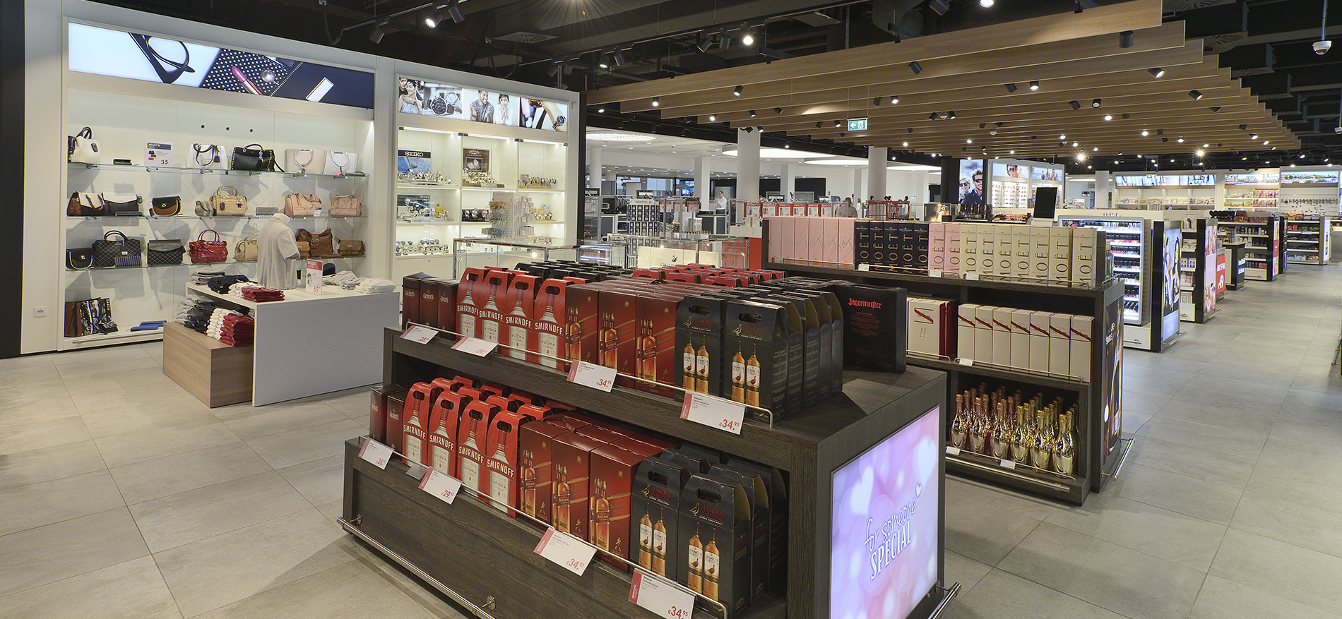 Shop&Fly | Bremen (DE) – Ladeneinrichtung Flughafen - Retail design