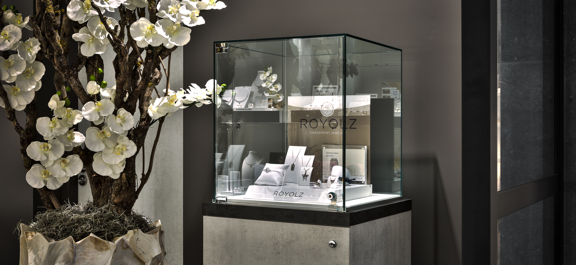 Broekhuis Schmuck & Uhren | Einrichtung grosse Schmuckladen - 