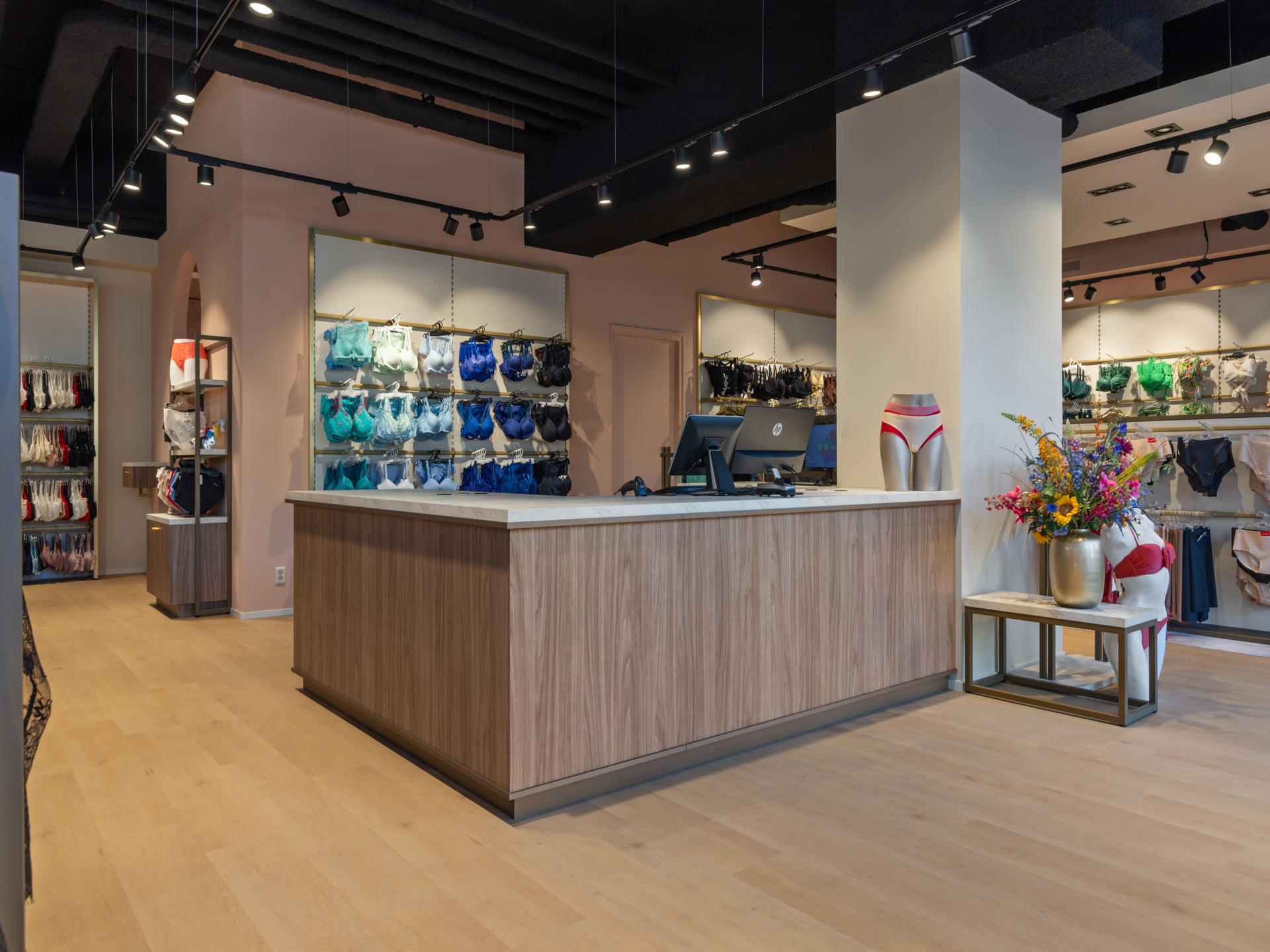 Koning Body Fashion | Oss - Retail design